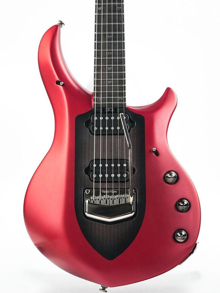 Ernie Ball Music Man Majesty 6 Iced Crimson 2015 (Offsets), Muziek en Instrumenten, Snaarinstrumenten | Gitaren | Elektrisch, Gebruikt