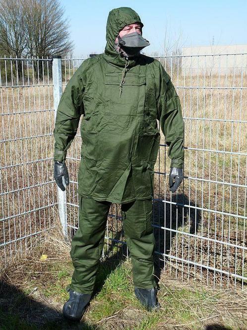 NBC Nucleair Biologisch Chemisch CBRN compleet beschermpak, Verzamelen, Militaria | Algemeen, Kleding of Schoenen, Ophalen of Verzenden