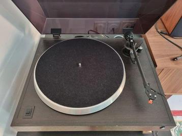 Acoustical Research (AR) - EB101 Platenspeler beschikbaar voor biedingen
