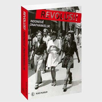 9789045045733 Revolusi! | Tweedehands beschikbaar voor biedingen