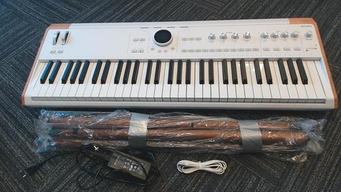 Arturia Astrolab 61 met wooden legs, Muziek en Instrumenten, Keyboards, Zo goed als nieuw, Ophalen of Verzenden