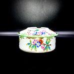 Herend - Antique Large Covered Ashtray - Queen Victoria, Antiek en Kunst