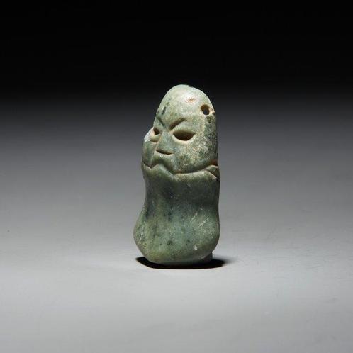 Olmeca, Mexico Jade Hanger in de vorm van een masker., Verzamelen, Mineralen en Fossielen