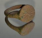 Middeleeuwen, kruisvaardersperiode Brons Ring met een, Sieraden, Tassen en Uiterlijk, Antieke sieraden