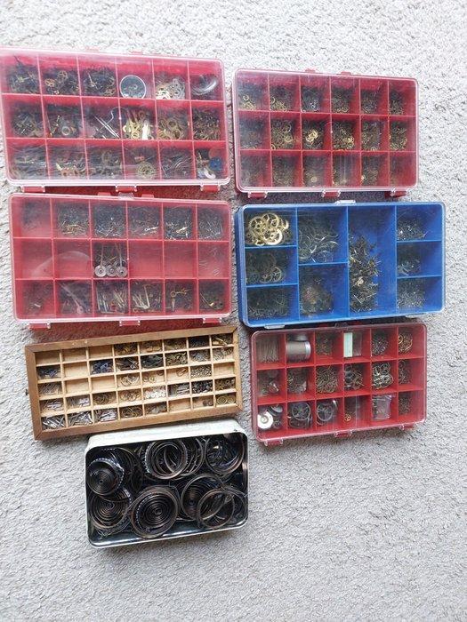 wekkers / uurwerken (7) - Metaal - 1950 - 1980 - onderdelen, Antiek en Kunst, Antiek | Klokken