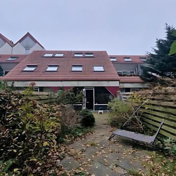 Maisonnettewoning met tuin en drie slaapkamers beschikbaar voor biedingen