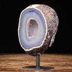 Chalcedoongeode met zichtbare interne kristallisatie -, Verzamelen, Mineralen en Fossielen