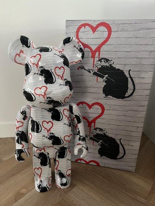 Bearbrick Medicom - BearBrick - Brandalism / Banksy / Love, Antiek en Kunst, Kunst | Schilderijen | Modern