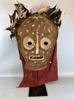Zeldzaam Afrikaans Cikunza helmdansmasker van de Chokwe -