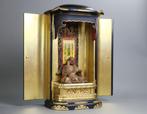 Nichiren Statue with Gold Lacquer Detailing in Zushi, Antiek en Kunst