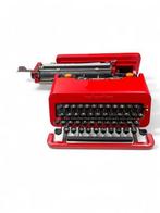 Ettore Sottsass, Perry King - Olivetti Valentine -