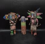 3 Poupées dans le style Kachina / Hopi - sculptuur - Noord