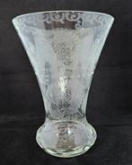 Oude geslepen Vaas - Vaas - Geslepen, Antiek en Kunst, Antiek | Glas en Kristal