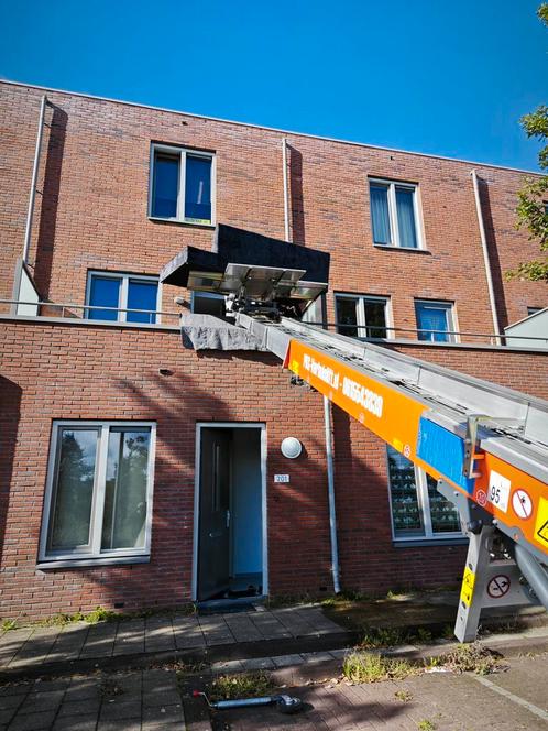 Verhuislift & Steigerbouw, Diensten en Vakmensen, Verhuizers en Opslag