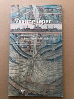 Stadsvesting Ieper - Wandeling en Historie - in nieuwstaat, Verzamelen, Militaria | Algemeen, Ophalen of Verzenden, Boek of Tijdschrift