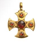 Byzantijns Goud en granaten Kruis
