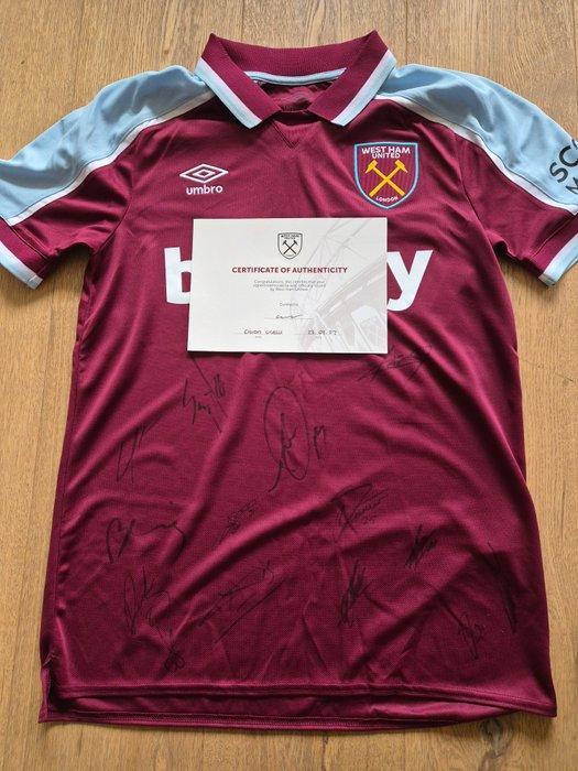West Ham United - Engelse voetbalcompetitie - Squad Signed -, Verzamelen, Overige Verzamelen