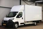 Peugeot Boxer 2.2 165 PK BAKWAGEN MET LAADKLEP EN ZIJDEUR, Auto's, Bestelauto's, Stof, Gebruikt, Euro 6, Wit