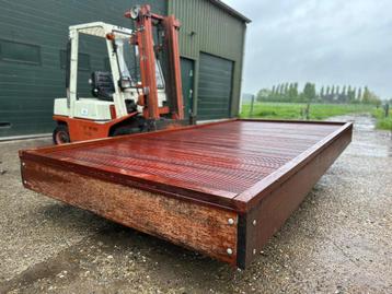 vlot/hardhout met de afmeting 200x400cm beschikbaar voor biedingen