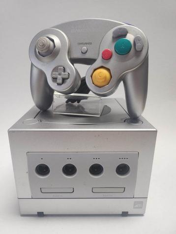 Zilveren Nintendo Gamecube met Orginele Controller + kabels beschikbaar voor biedingen