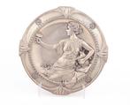 Art Nouveau wall plate - Wandbord - Verzilverd messing -
