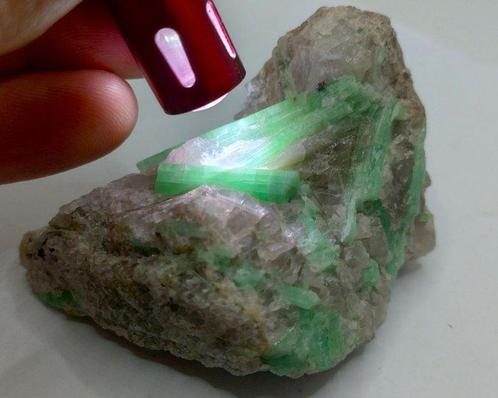 Natuurlijke smaragd kristal Matrix - Volledig van smaragd-, Verzamelen, Mineralen en Fossielen