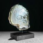 Snijwerk, Intricately carved Mother of Pearl Shell - Human, Nieuw