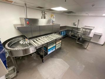 Complete Rhima spoelkeuken met korventransportmachine beschikbaar voor biedingen