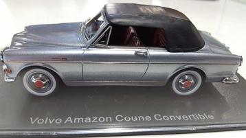 Volvo Amazon Coune Cabrio met dicht dak.