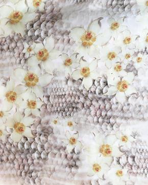 Italiaanse zijde Flower Scales, Hobby en Vrije tijd, Stoffen en Lappen, Overige kleuren, Nieuw