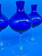 Set aus drei Gläsern – Mundgeblasenes Kobaltglas –, Antiek en Kunst