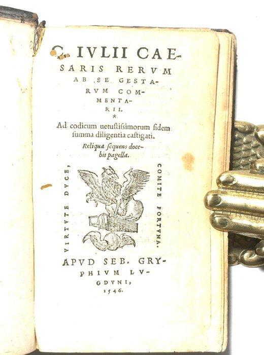 Iulii Caesaris - (GEOGRAPHY and TECHNOLOGY ILLUSTRATED), Antiek en Kunst, Antiek | Boeken en Bijbels