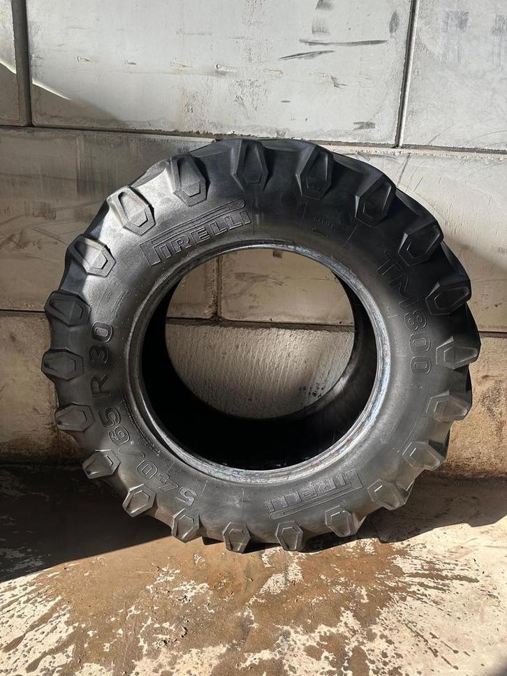 540/65R30 Pirelli TM800, Zakelijke goederen, Agrarisch | Onderdelen | Banden, Velgen en Assen