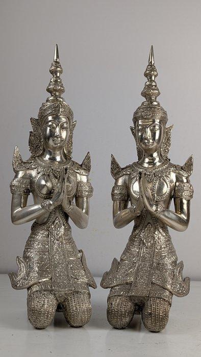 Paar Thaise Thepanom 33 cm in zilveren metalen afwerking -, Antiek en Kunst, Kunst | Niet-Westerse kunst