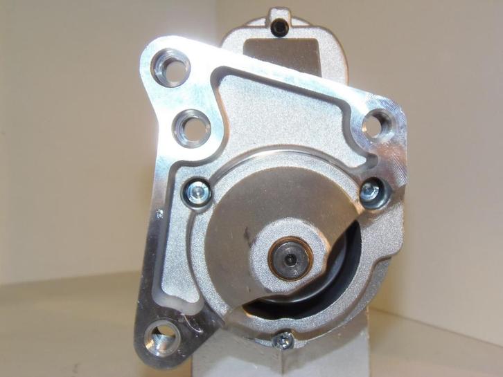 Startmotor 1,2kW Renault Volvo nieuw, Auto-onderdelen, Motor en Toebehoren, Verzenden
