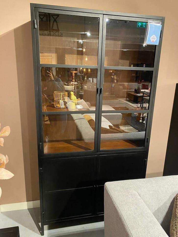 Vitrinekast Summit met stoere look, Huis en Inrichting, Kasten | Vitrinekasten, Minder dan 25 cm, Nieuw, Minder dan 50 cm, 200 cm of meer