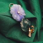 Tricolor gouden broche met gekleurd glas, jade en diamant..., Gebruikt, Overige kleuren, Ophalen of Verzenden, Met edelsteen