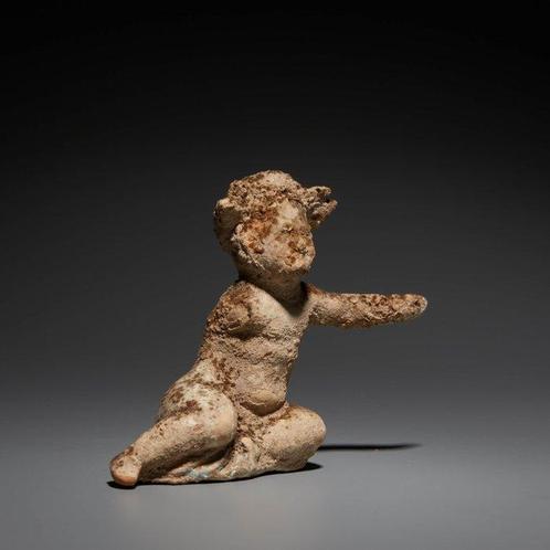 Oud-Grieks Terracotta Kind. 4e eeuw v.Chr. 6 cm hoog., Verzamelen, Mineralen en Fossielen