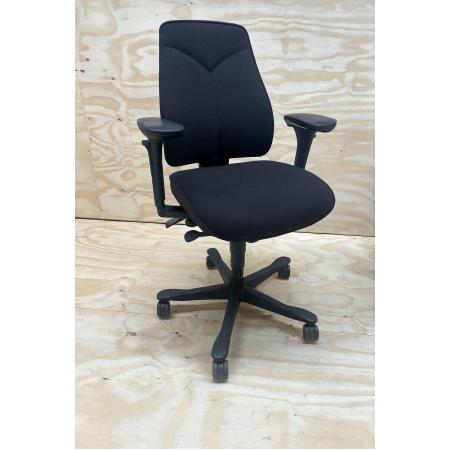 (MDK-107358) Kinnarps 6000 bureaustoel – Ergonomisch &; C., Huis en Inrichting, Bureaus, Bureau, Gebruikt, In hoogte verstelbaar