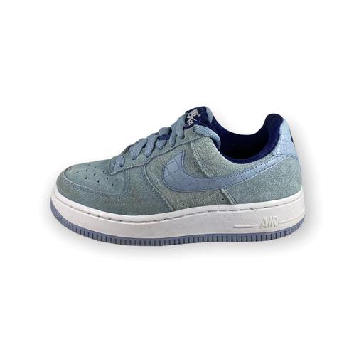 Nike Wmns Air force 1 07 seasonal Blue/Grey - Maat 35.5, Kleding | Dames, Schoenen, Sneakers of Gympen, Gedragen, Verzenden
