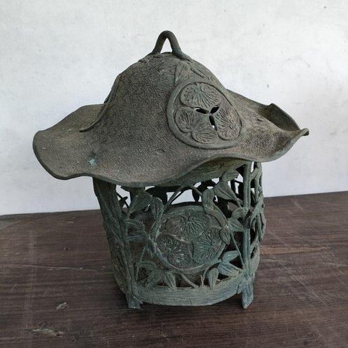 Lantaarn - Zeer fijne hanglamp met lotusbloemenontwerp en, Antiek en Kunst, Antiek | Overige Antiek