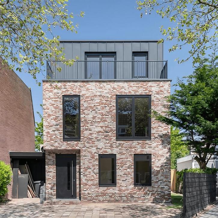 Woonhuis met balkon, wasmachine en eigen parkeerplaats, Huizen en Kamers, Huizen te huur, Direct bij eigenaar, Overige soorten