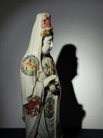 A Kutani-ware statue of the Kannon Bodhisattva - Beeld