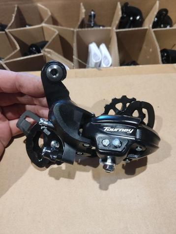 Partij Shimano Tourney derailleurs 6/7 versn (100 stuks) beschikbaar voor biedingen