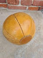 Set bestaande uit een 1 kg medisch bal (Superball) en drie, Nieuw