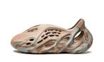 Yeezy Foam RNNR MX Sand Grey, Nieuw