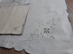 beige tafelkleed met servetten - Tafelkleed (7)  - 170 cm -, Antiek en Kunst, Antiek | Kleden en Textiel