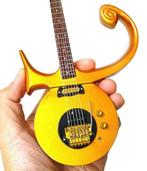 Miniatuur Love Symbol gitaar met gratis standaard, Verzamelen, Muziek, Artiesten en Beroemdheden, Ophalen of Verzenden, Nieuw