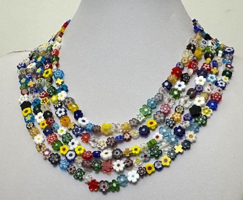 Lange halsband van Murano Gras: Levensbloem met vierkante, Antiek en Kunst, Antiek | Boeken en Bijbels