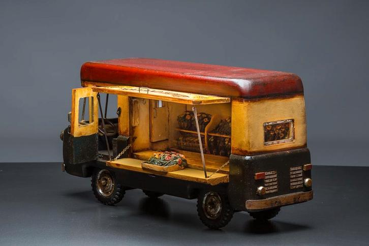 Bieden - Holland Flowercar  60 cm, Antiek en Kunst, Kunst | Beelden en Houtsnijwerken, Ophalen of Verzenden